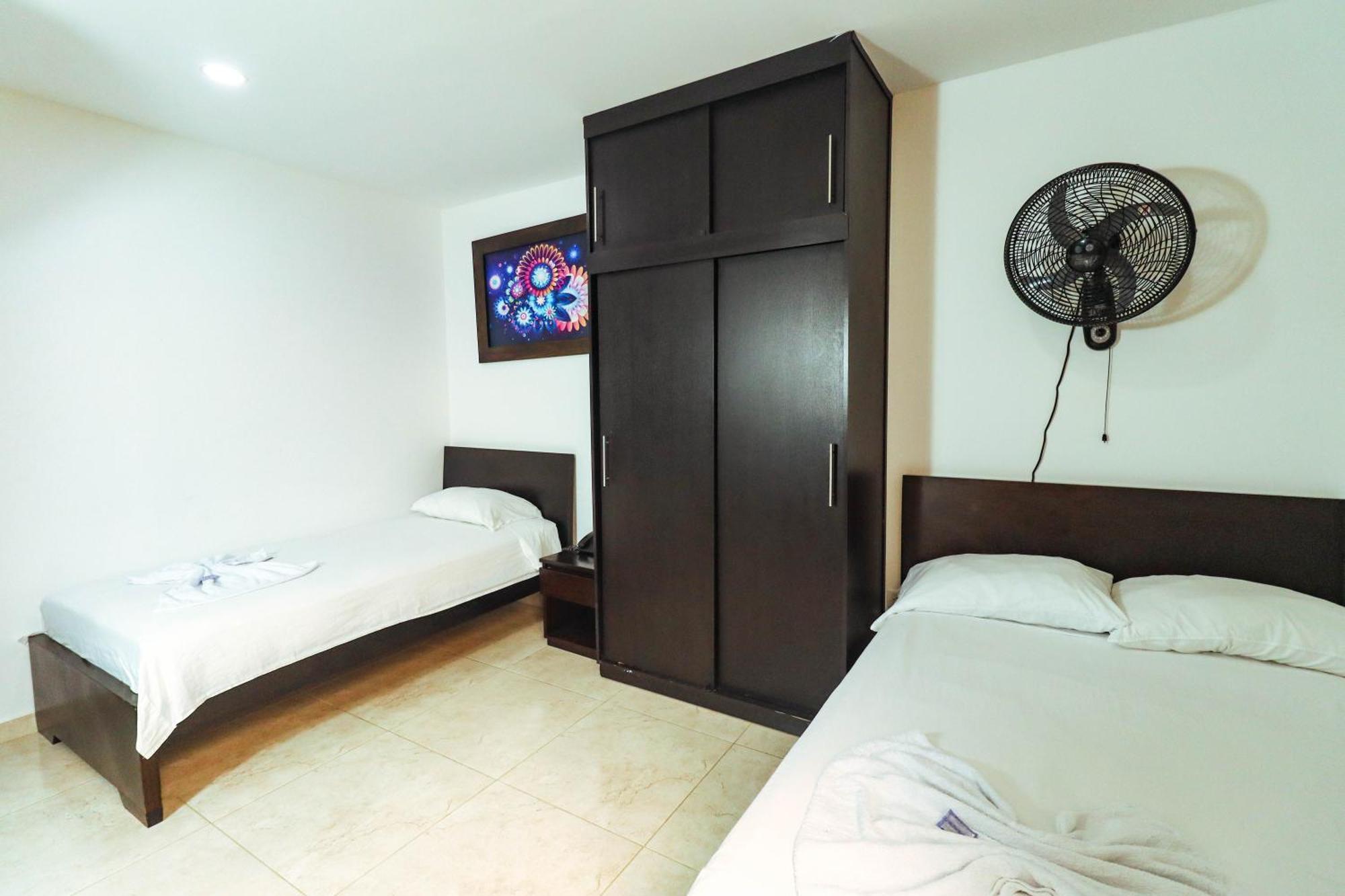 Hotel California Air Carepa Pokoj fotografie